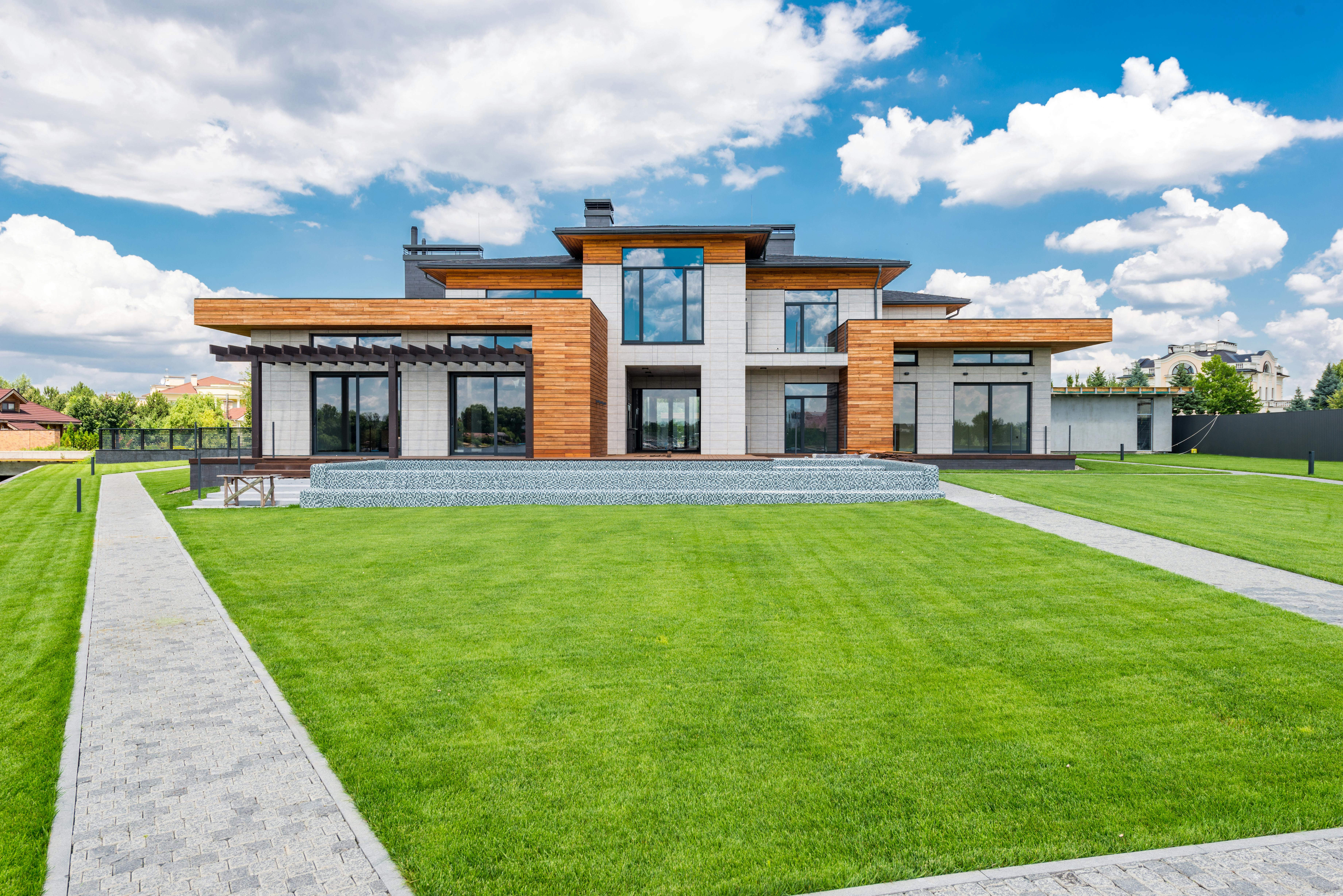 Luxury estate with large lawn, Forest Hill